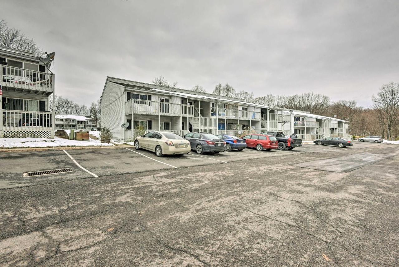 Mount Pocono Condo With Balcony, Near Mt Airy Casino Exterior photo